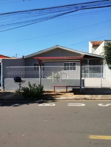 Casa à Venda no Conjunto Semiramis 128 m² Construídos, 2 Quartos e 2 Vagas