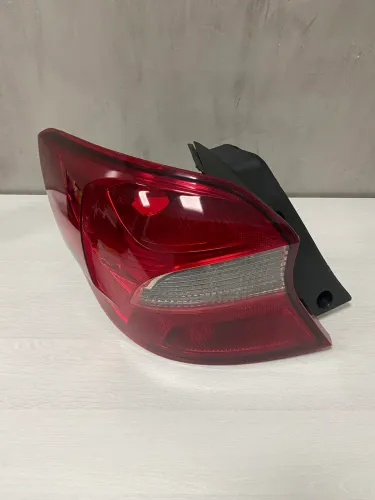 Lanterna Traseira Esquerda Ford Ka Sedan (Cristal) 2015 2016 2017 2018