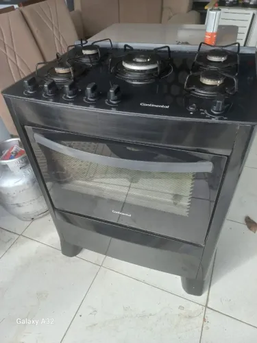 Vende-se esse fogão semi novo 