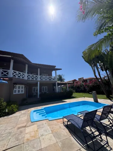 OPORTUNIDADE Casa com piscina em terreno de 690m, 1 quadra mar na Prainha