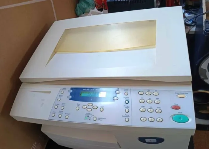 Impressora de grande produção,laser multifuncional e Xerox WorkCentre ,com defeito
