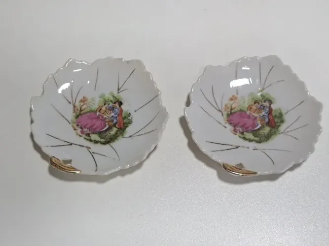 Par de Mini Pratinhos(Diam.10cm)Vintage Porcelana de Coleção -Estilo Fragonard/Porta-Joias