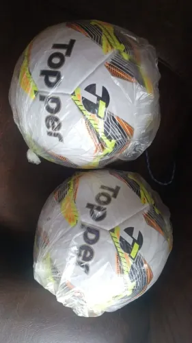 bola de futebol topper oficial !