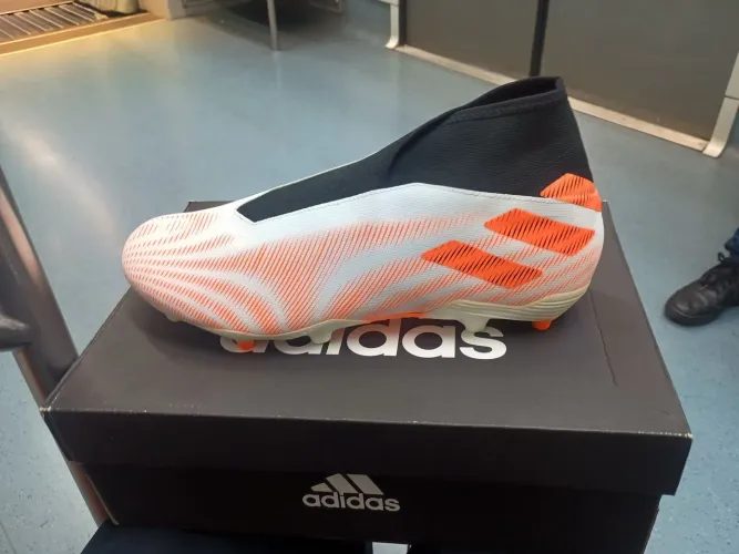 Chuteira N°43 Campo Adidas São Paulo -SP