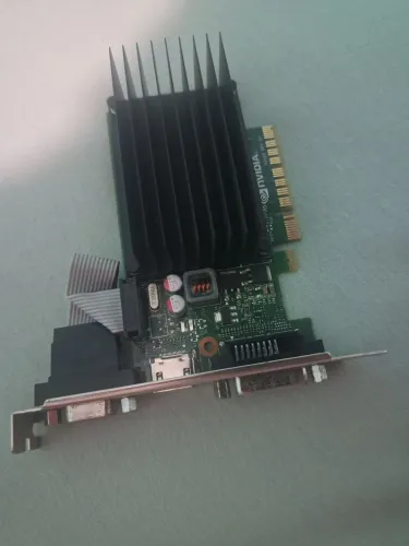 Placa de video nvidia GT 630 2gb
