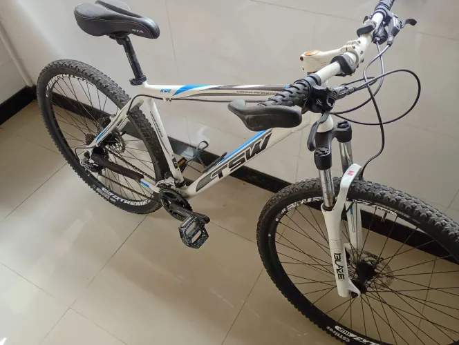 Bicicleta TSW Ride aro 29, freios hidráulicos.