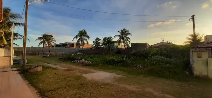 TERRENO EXCLUSIVO EM EXTREMOZ - A POUCOS METROS DA PRAIA!