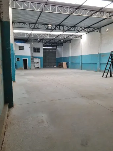 Excelente galpão 400m² tudo novo