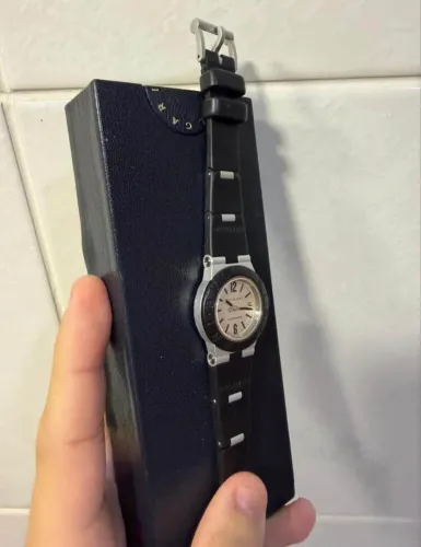 Relógio Bvgari original e completo na caixa, pulseira original, relógio sem detalhes
