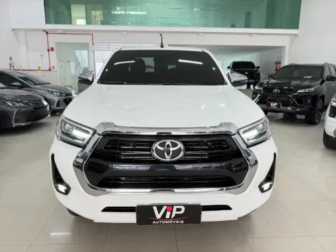 Toyota Hilux CD SRV 4X4 2.8 TDI Diesel Aut. 2025