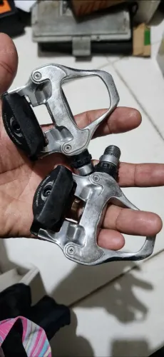 Par de pedal Shimano Speed 105