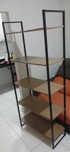 Prateleira multiuso