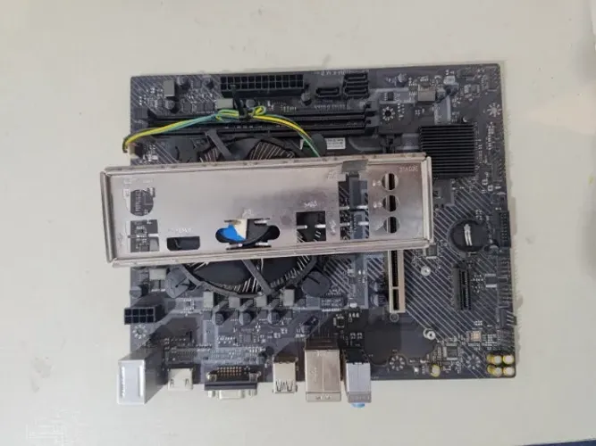 I5 10400F + Placa Mae B410MK Seminovo