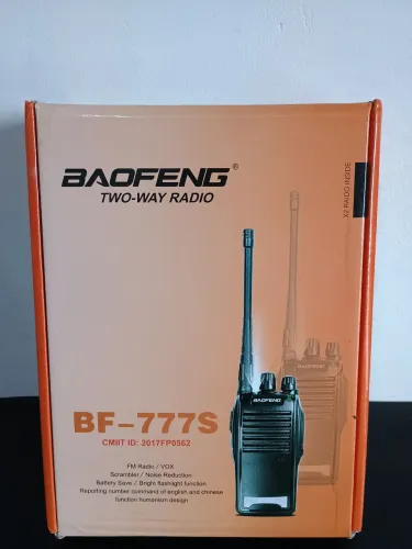 Rádio comunicador profissional duplo com fones / PREÇO IMPERDÍVEL 