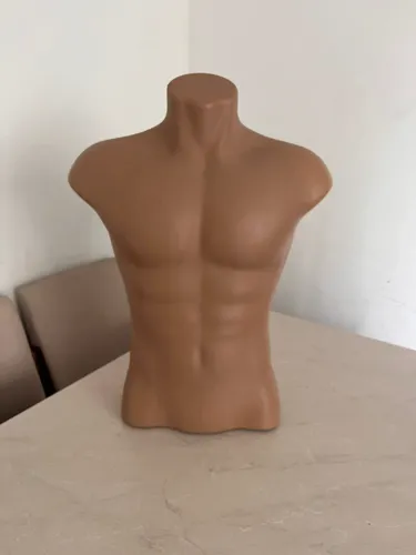 Manequim Masculino de Busto com Abdômen ? Ideal para Loja, Moda e Exposição