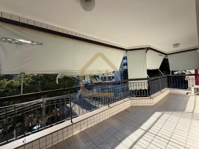 Apartamento de 80m² com 2 Quartos + Dependência | Varanda | Rua Ituverava