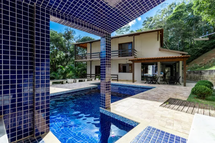 Casa 5 Quartos com Piscina e Espaço Gourmet | Alto Padrão a 15 Minutos do Centro Juiz de F