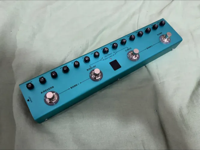 Pedaleira M-VAVE Yuimer V2 TANK-G para guitarra