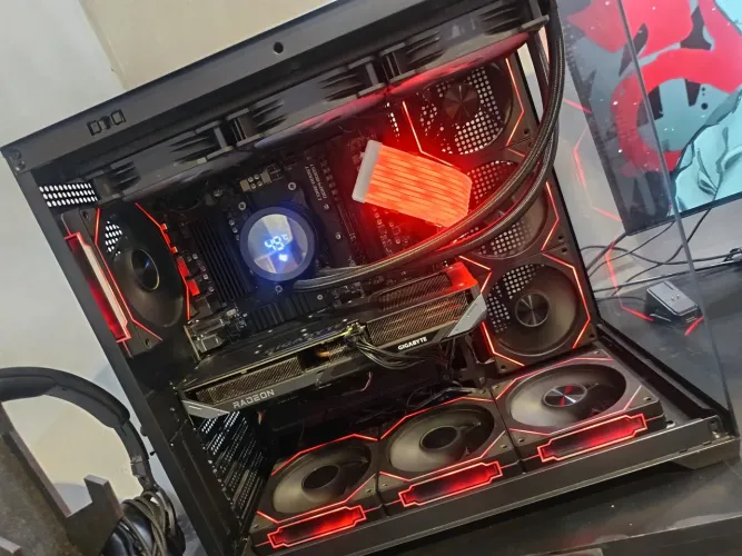 Pc Gamer RX 9060 XT