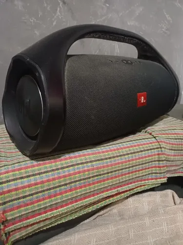 Som jbl bombox 1