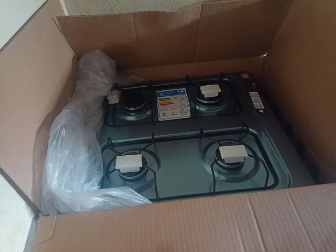 Vende se um fogão de 4 bocas novo , nunca foi usado ainda ainda na caixa