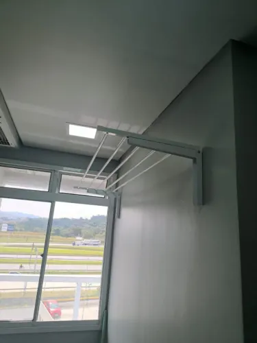 Varal retratil 5 varetas de 1,20m