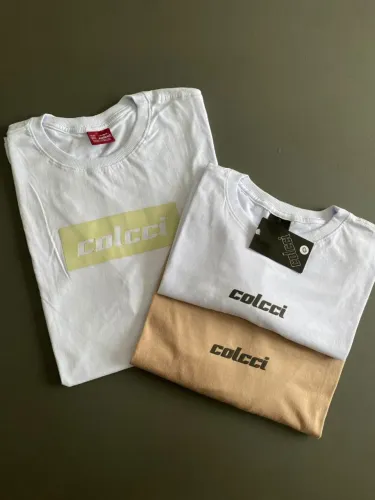Camisas T-shirt e polo multimarcas.