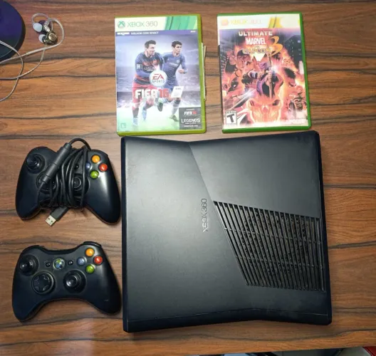 Xbox desbloqueado com jogos 2 controle ótimo estado ?