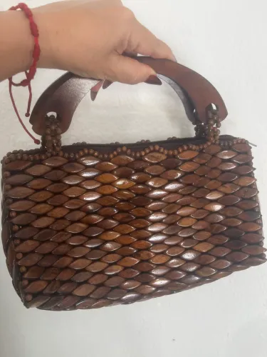 Bolsa artesanal de mão