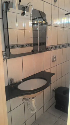 Aluga-se kitnet no Barreiro