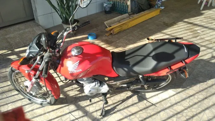 Vendo moto fan 125 ano 2013 modelo 2014 pedal
