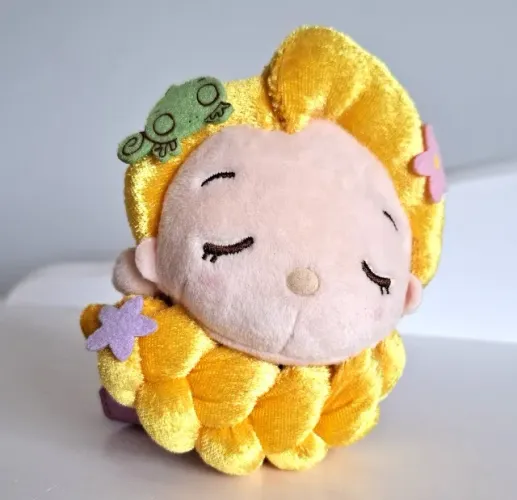 boneca de pelúcia rapunzel chibi