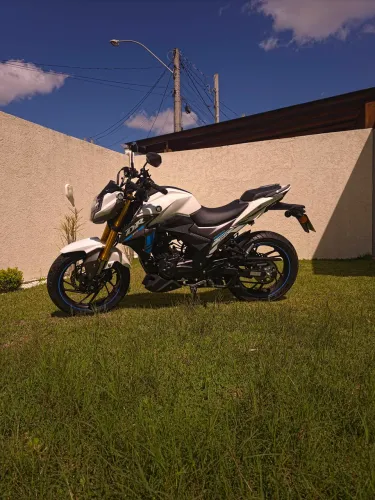 Suzuki DR 160