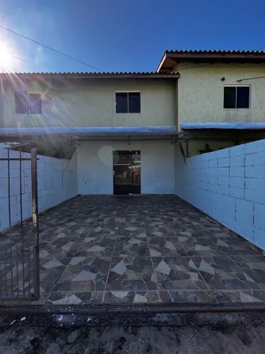 CASA TAPERA, 2 ANDARES E 2 QUARTOS, GARAGEM