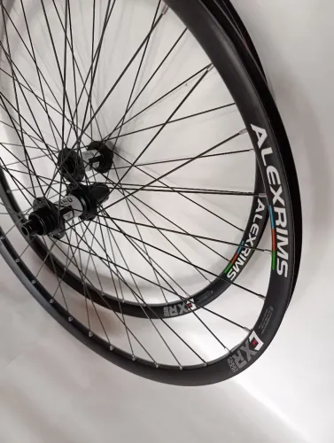 Par de rodas Alex rims exr25 cubos DT swiss 350 hg mtb 