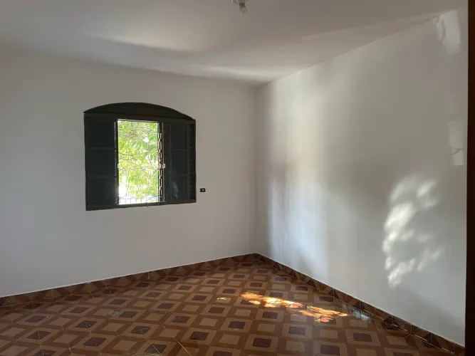 Vendo casa com edícula 