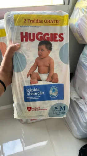 Vendo fralda Huggies rápida absorção 40 reais