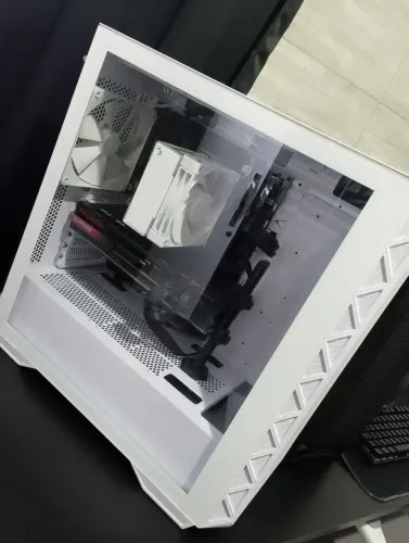 Pc gamer 5700x3d e 7800xt 16gb
