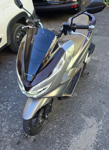 PCX DLX 2022