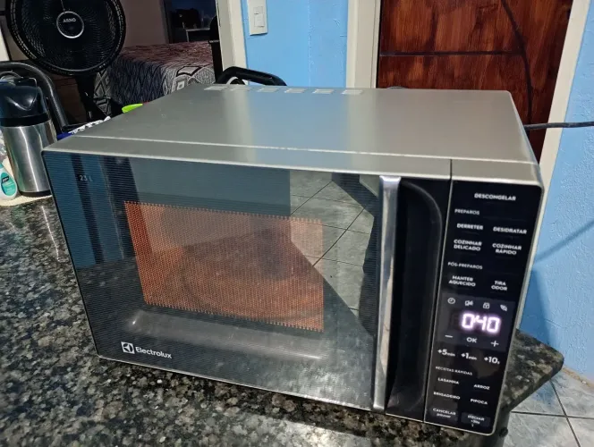 Microondas 23 litros Eletrolux entrego