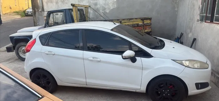 Ford Fiesta 1.6 16V Flex Mec. 5P 2014