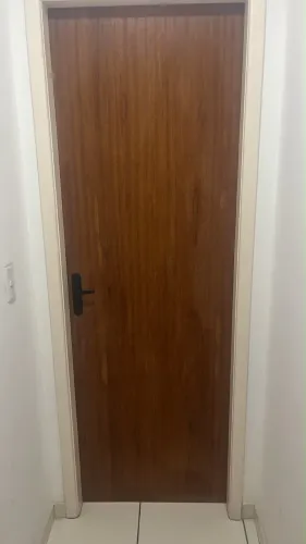 Duas portas lisas, angelim pedra, 70 cm.