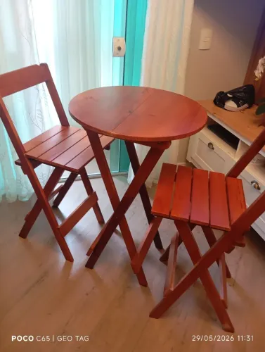 Mesa bistrô com 2 cadeiras desmontável 