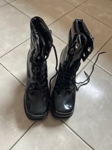 Vendo 05 pares de botas