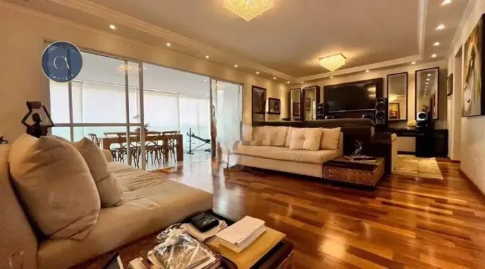 Apartamento com 4 quartos para venda ou locação no Jaguaré em São Paulo.