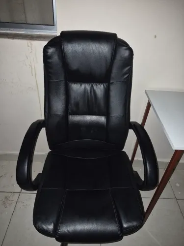 Cadeira de escritório com mesa