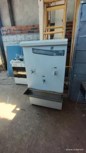 Vendo bebedouro industrial