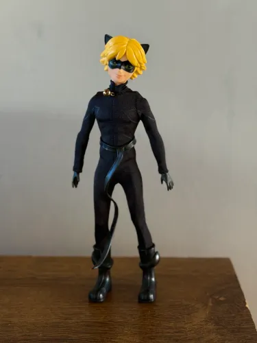 Boneco Cat Noir Miraculous LadyBug Bandai