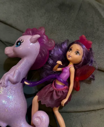 boneca fada e dragão barbie filme escola de princesa