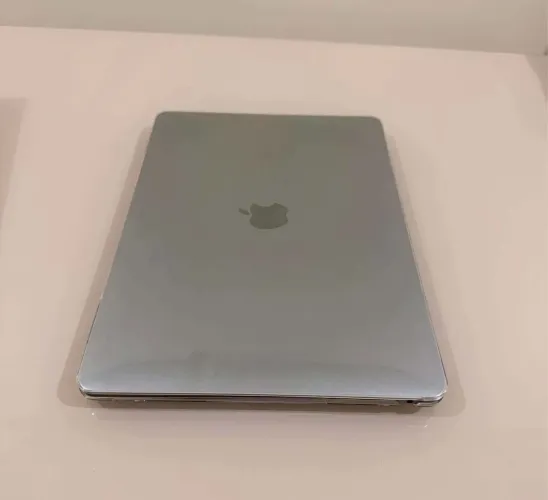 Mac bolo pro M1 16gb ram 1tb